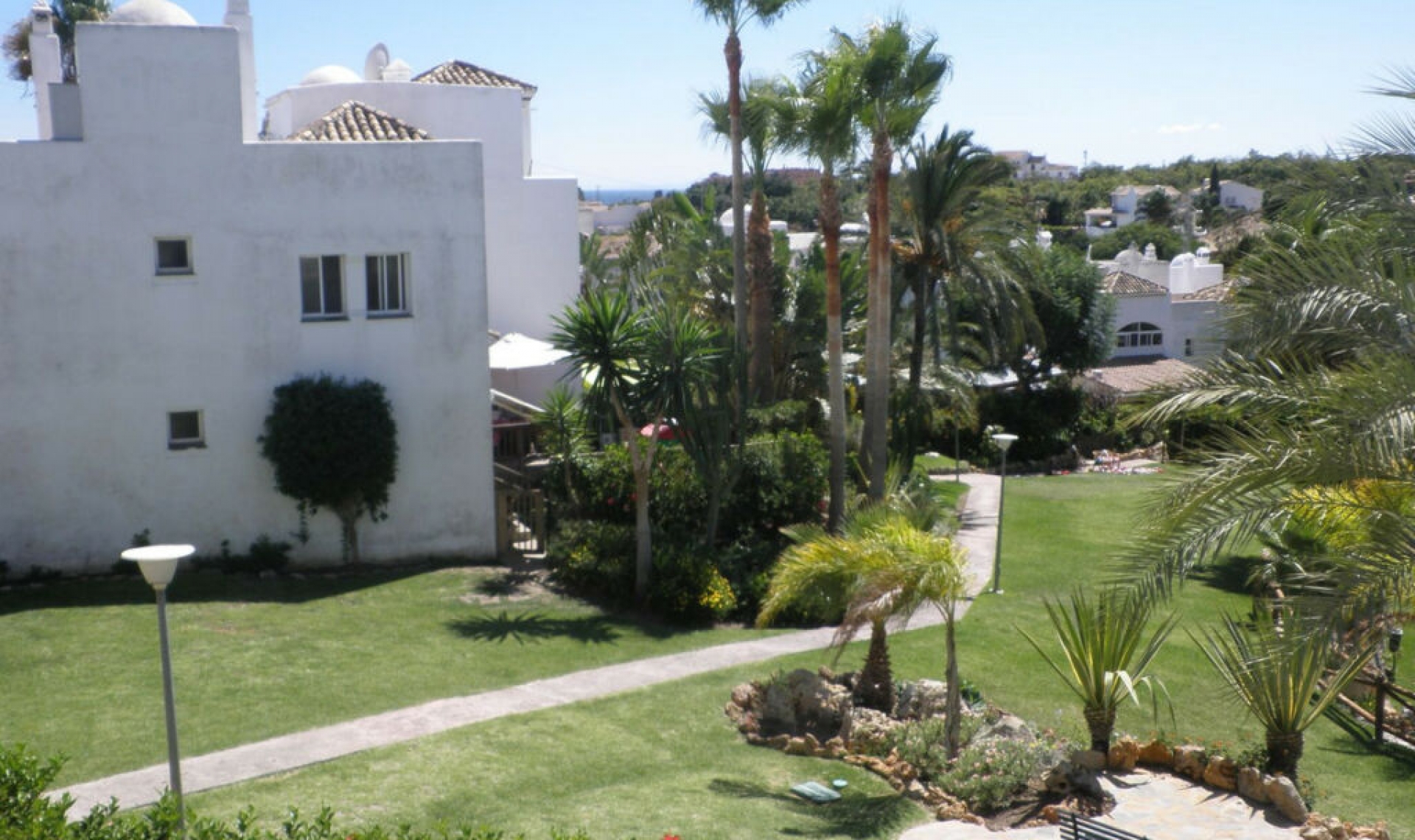 Resale - House -
Estepona