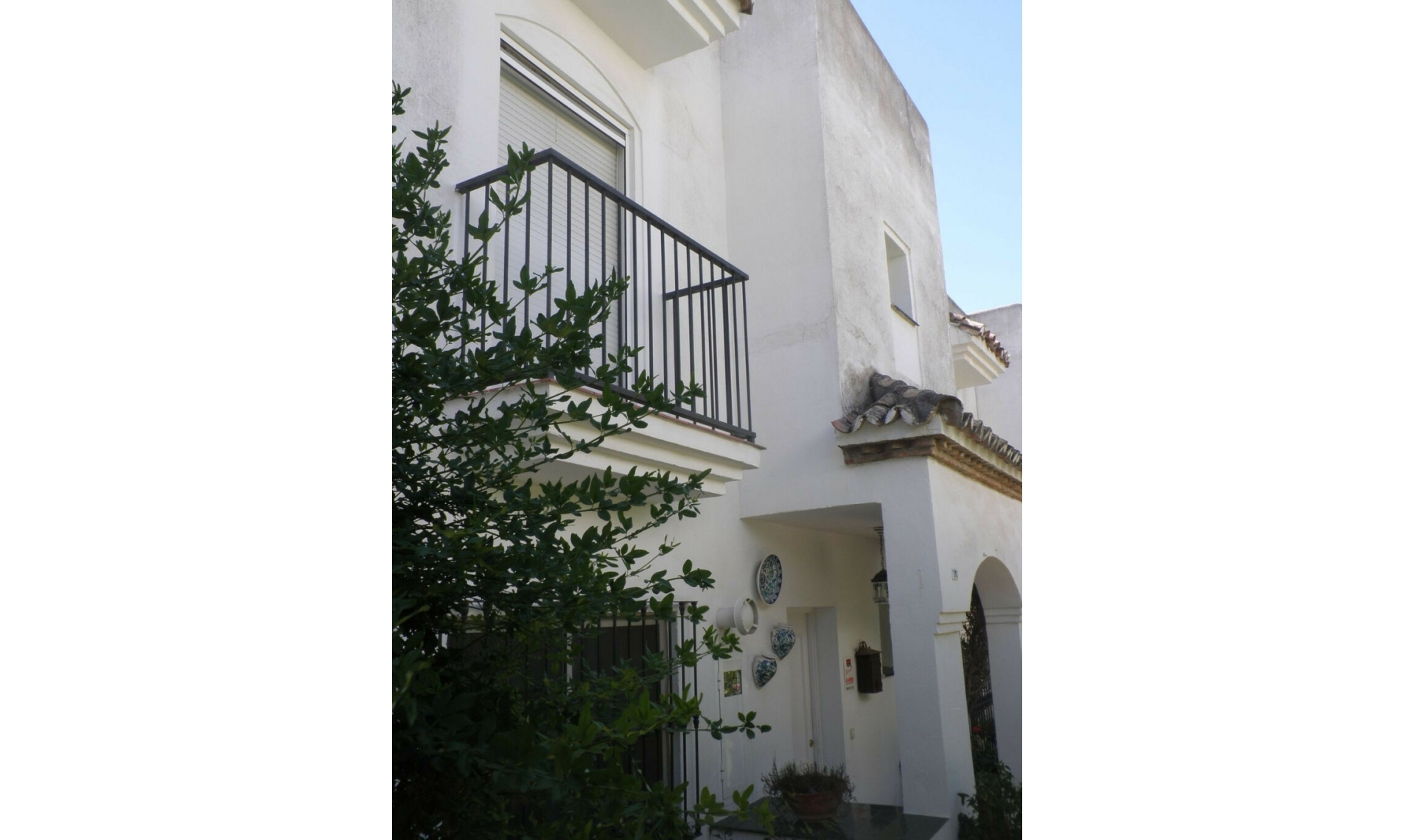 Resale - House -
Estepona