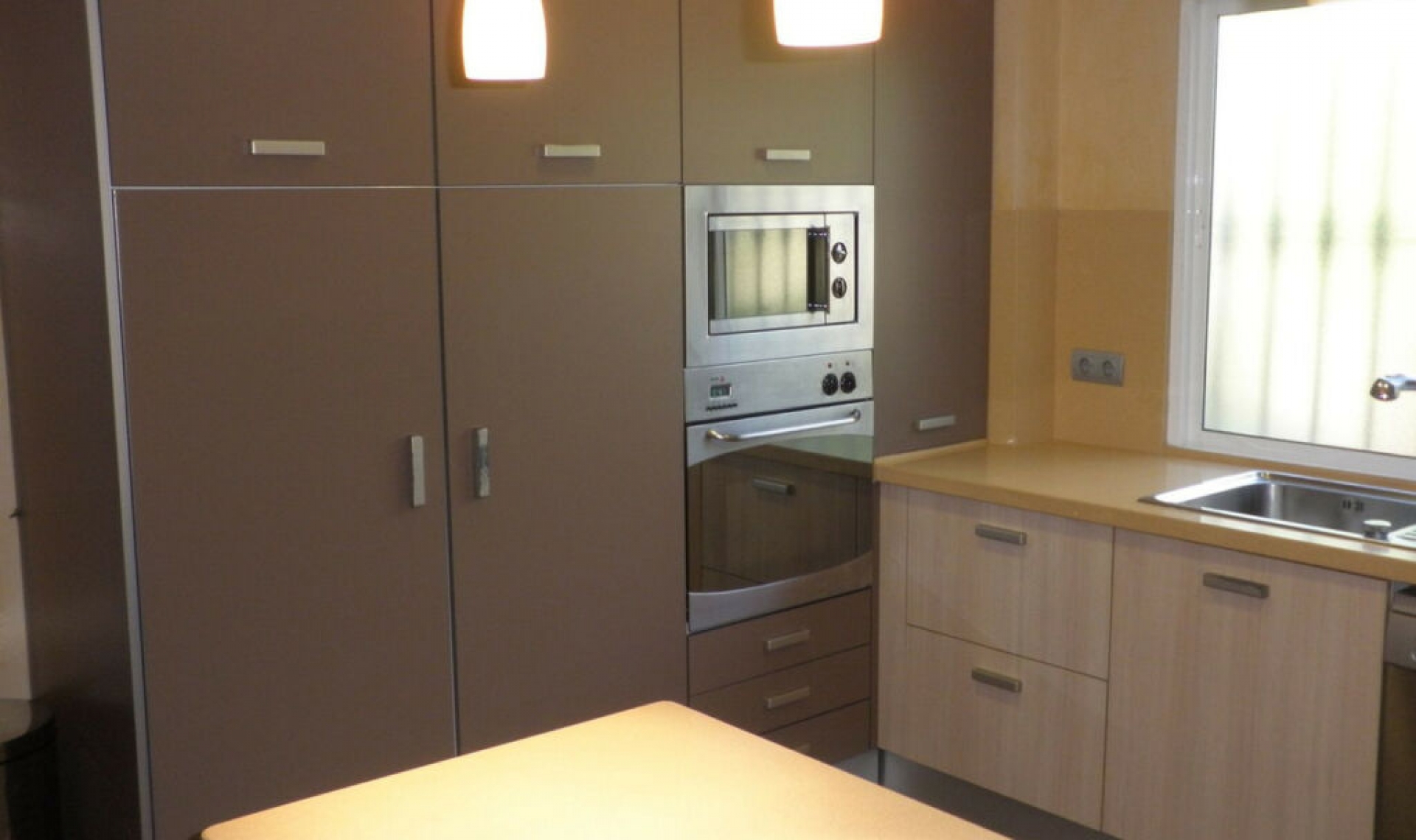 Resale - House -
Estepona