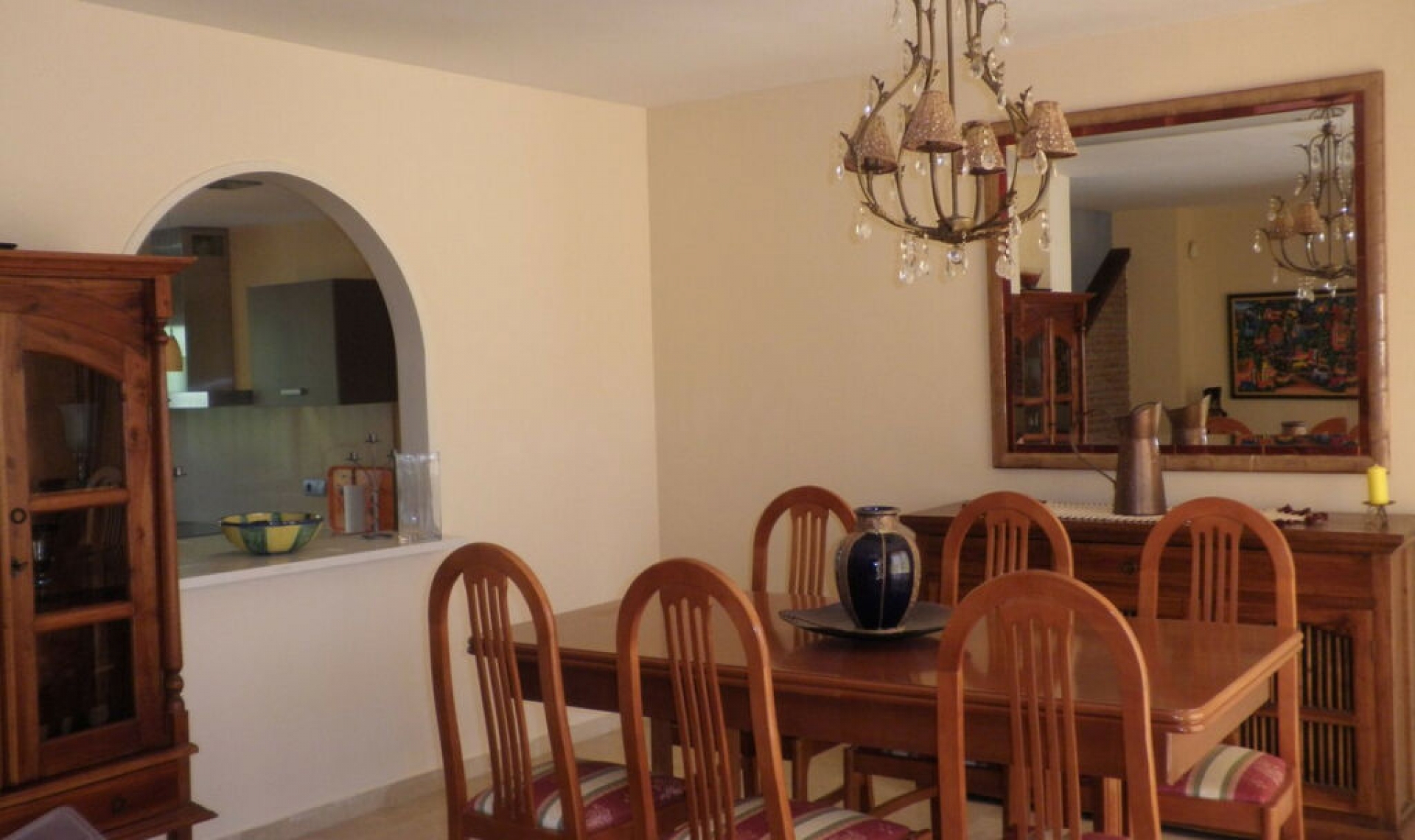 Resale - House -
Estepona