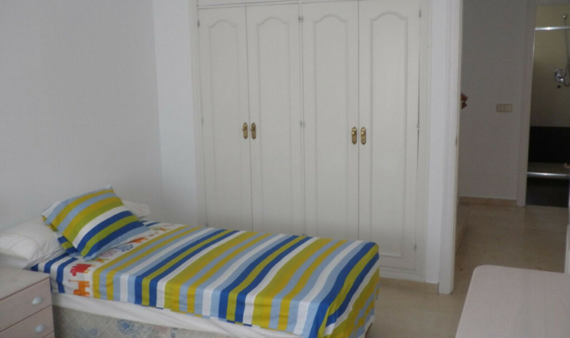 Resale - House -
Estepona