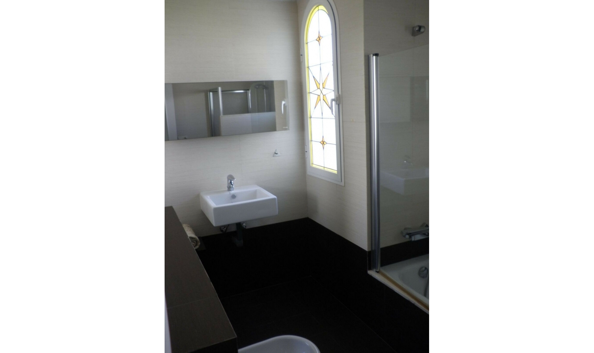 Resale - House -
Estepona