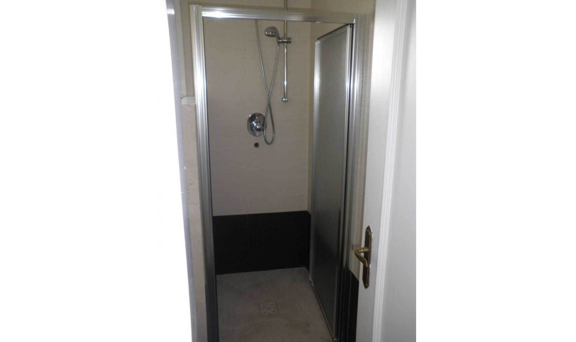 Resale - House -
Estepona