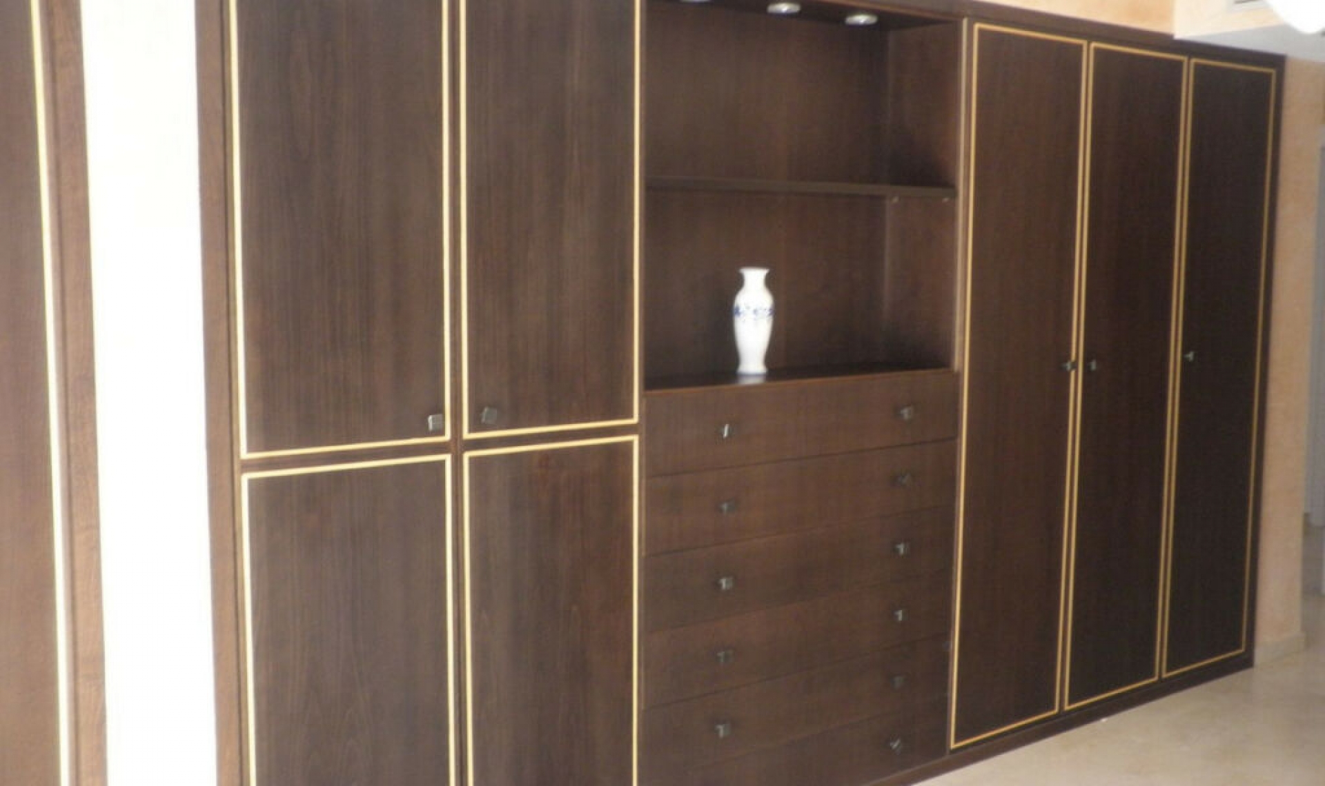 Resale - House -
Estepona