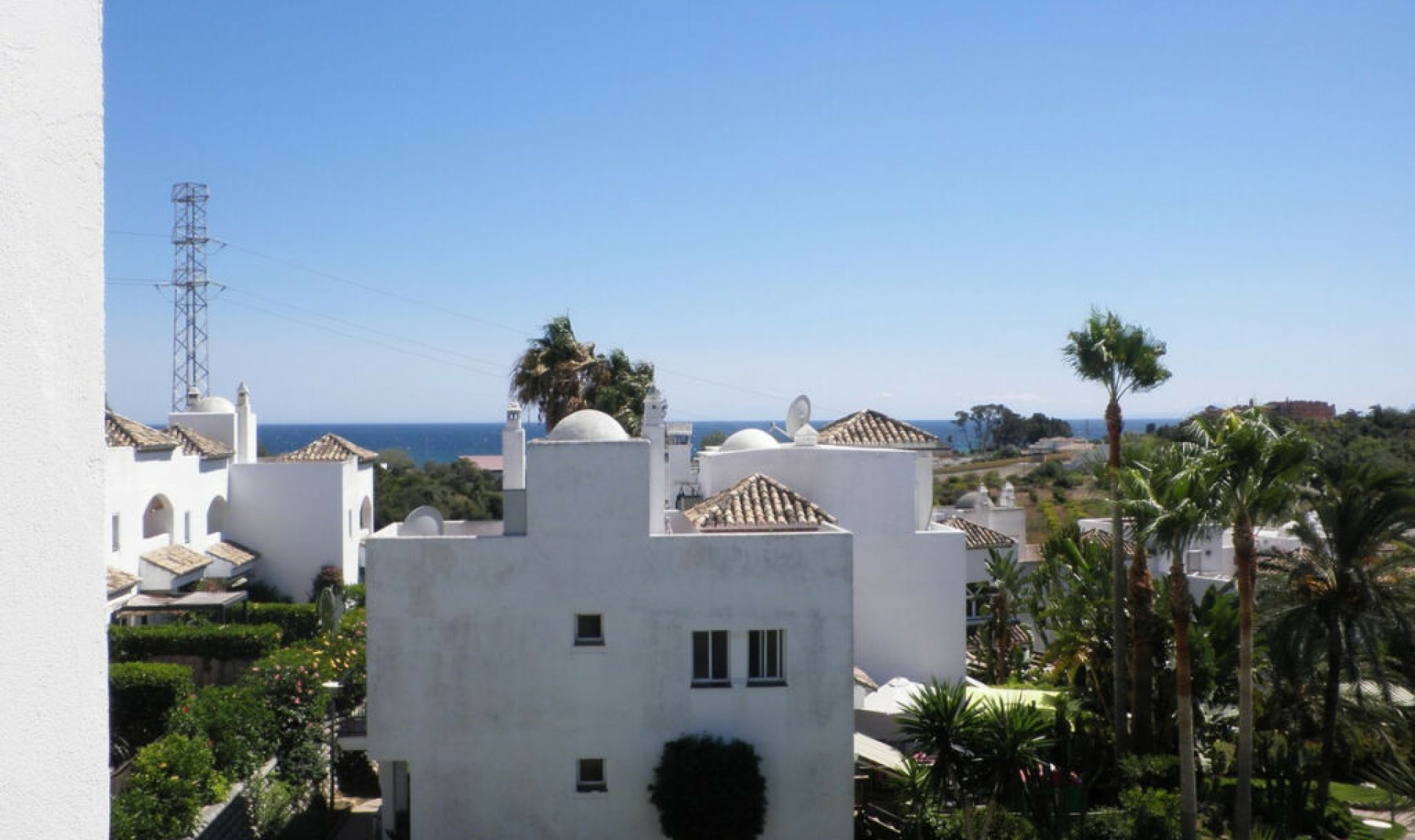 Resale - House -
Estepona