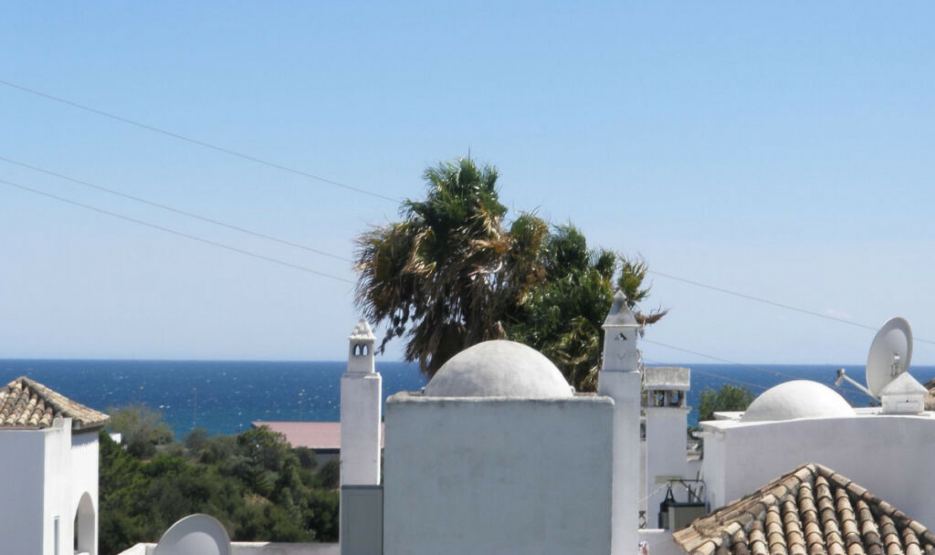 Resale - House -
Estepona