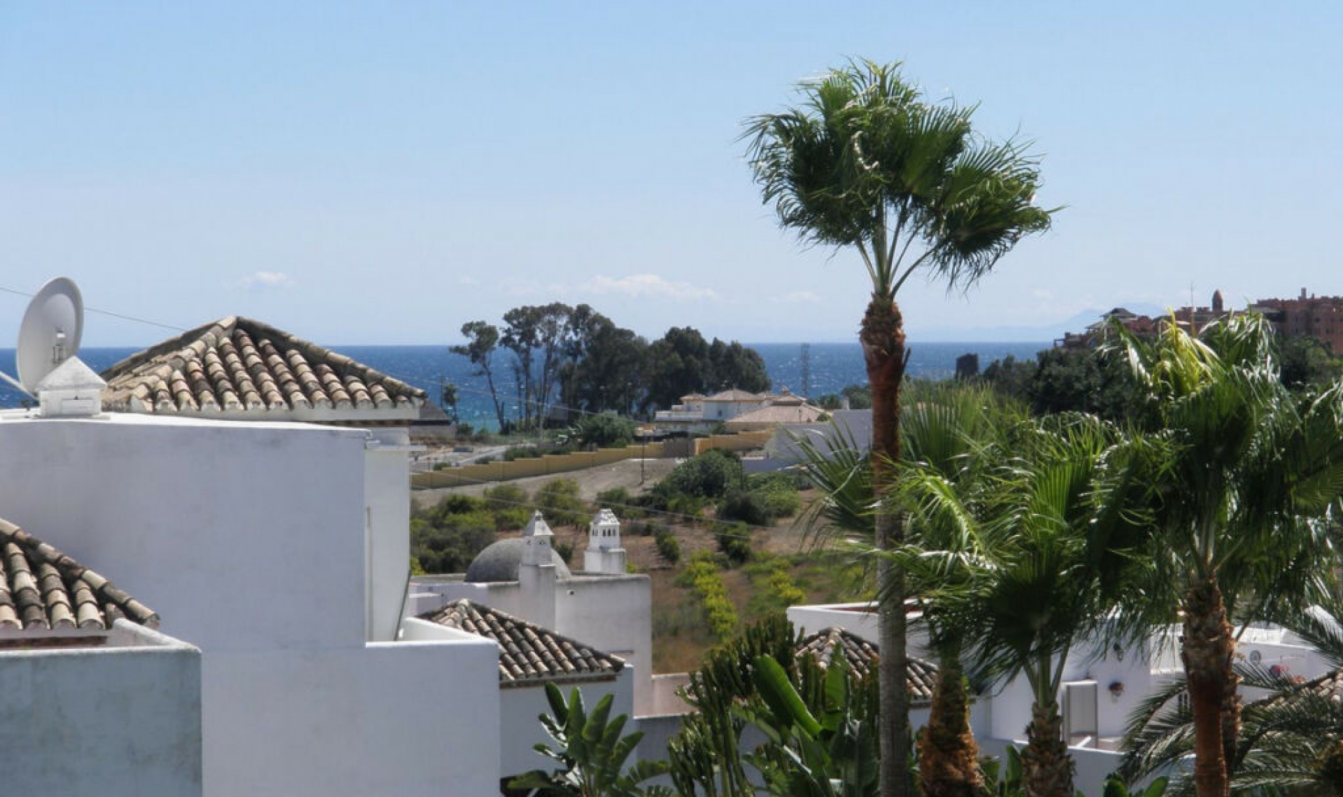 Resale - House -
Estepona