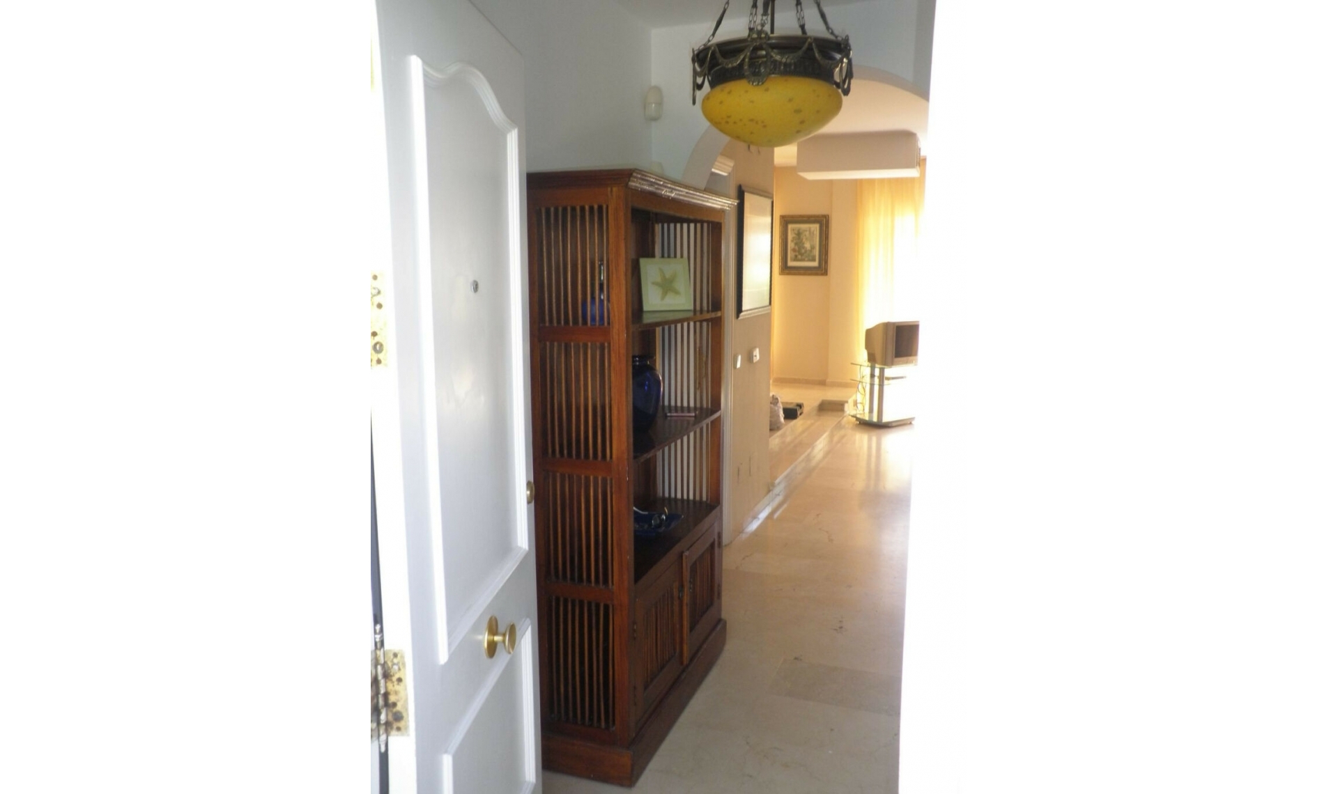Resale - House -
Estepona