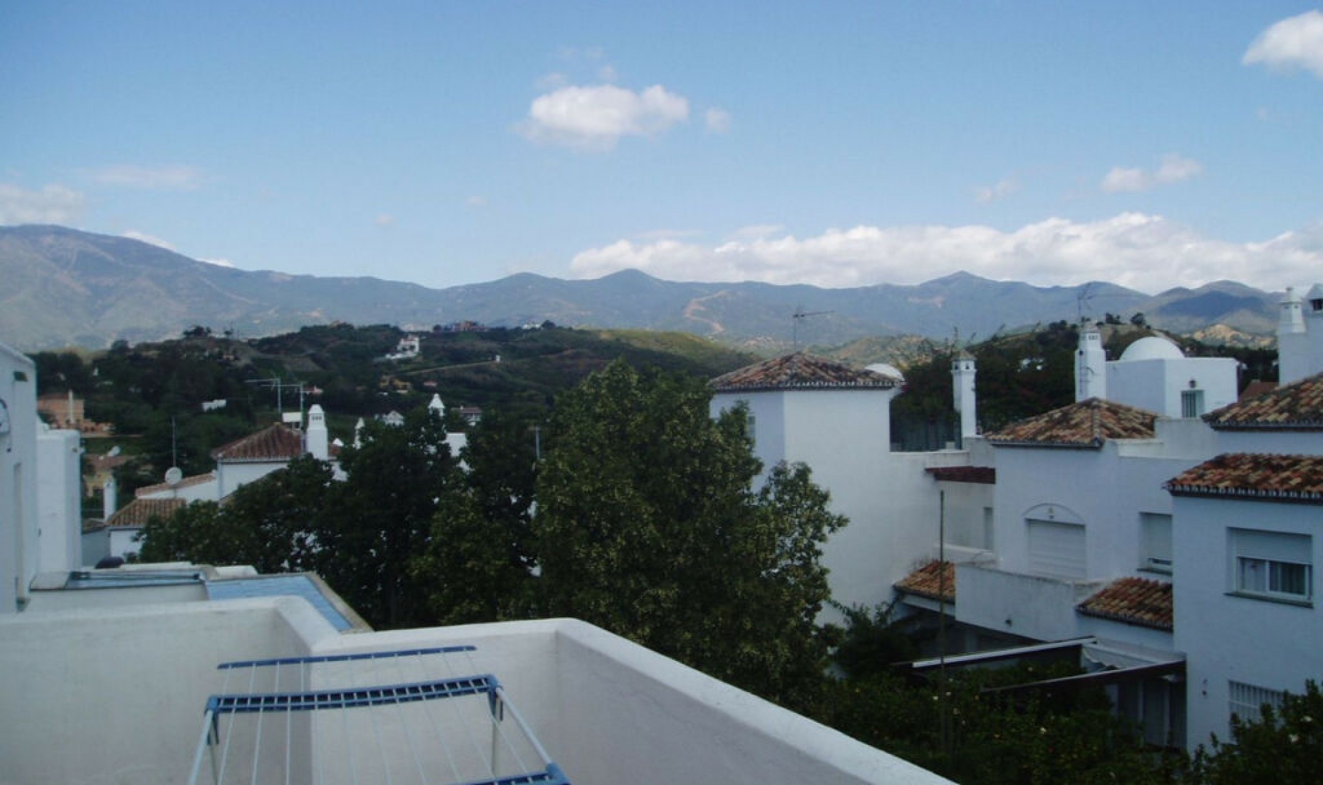 Resale - House -
Estepona