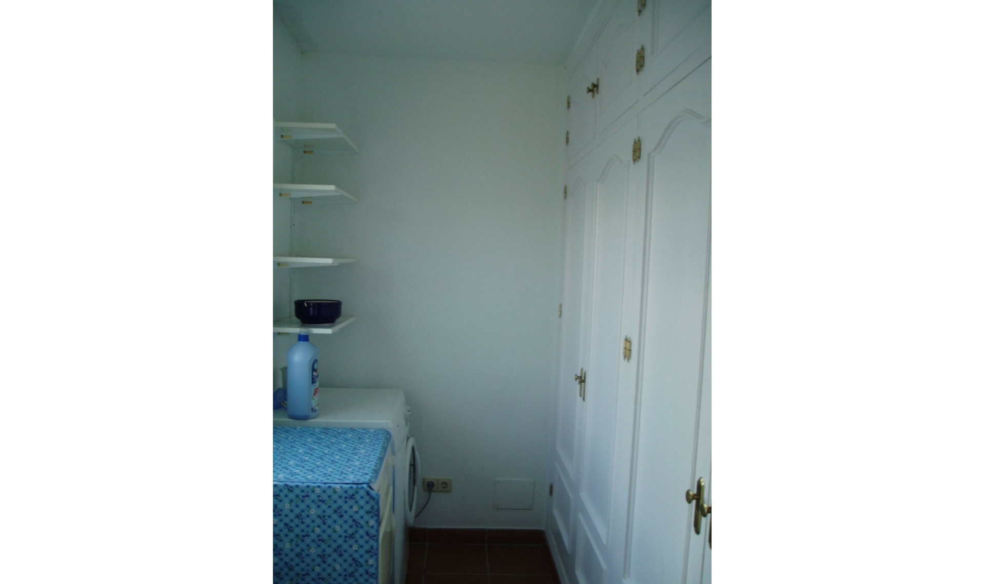 Resale - House -
Estepona