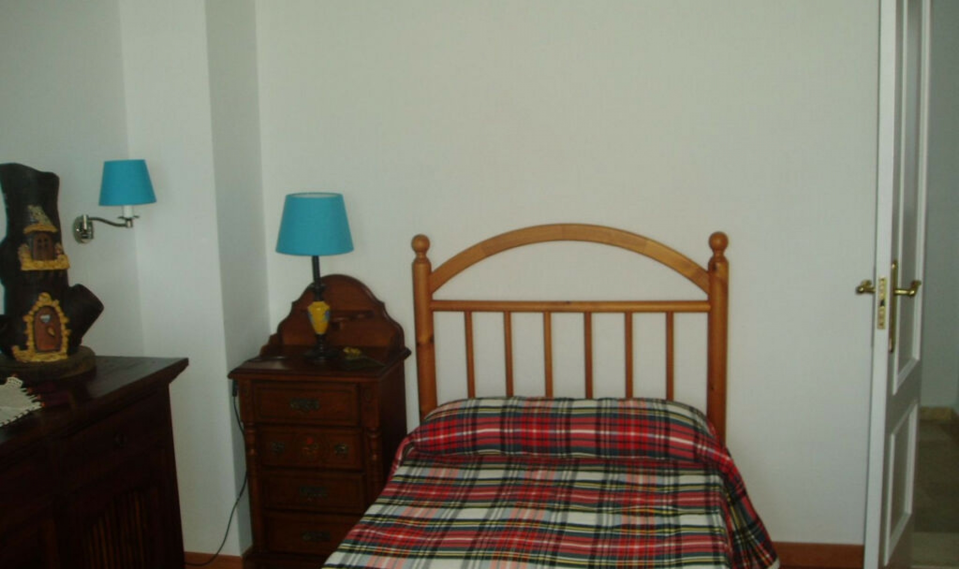 Resale - House -
Estepona