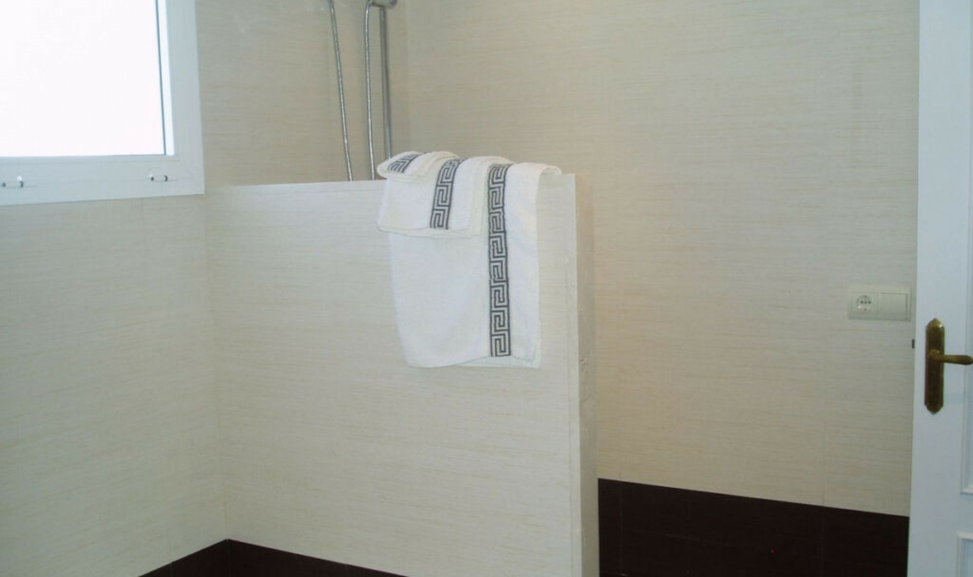 Resale - House -
Estepona