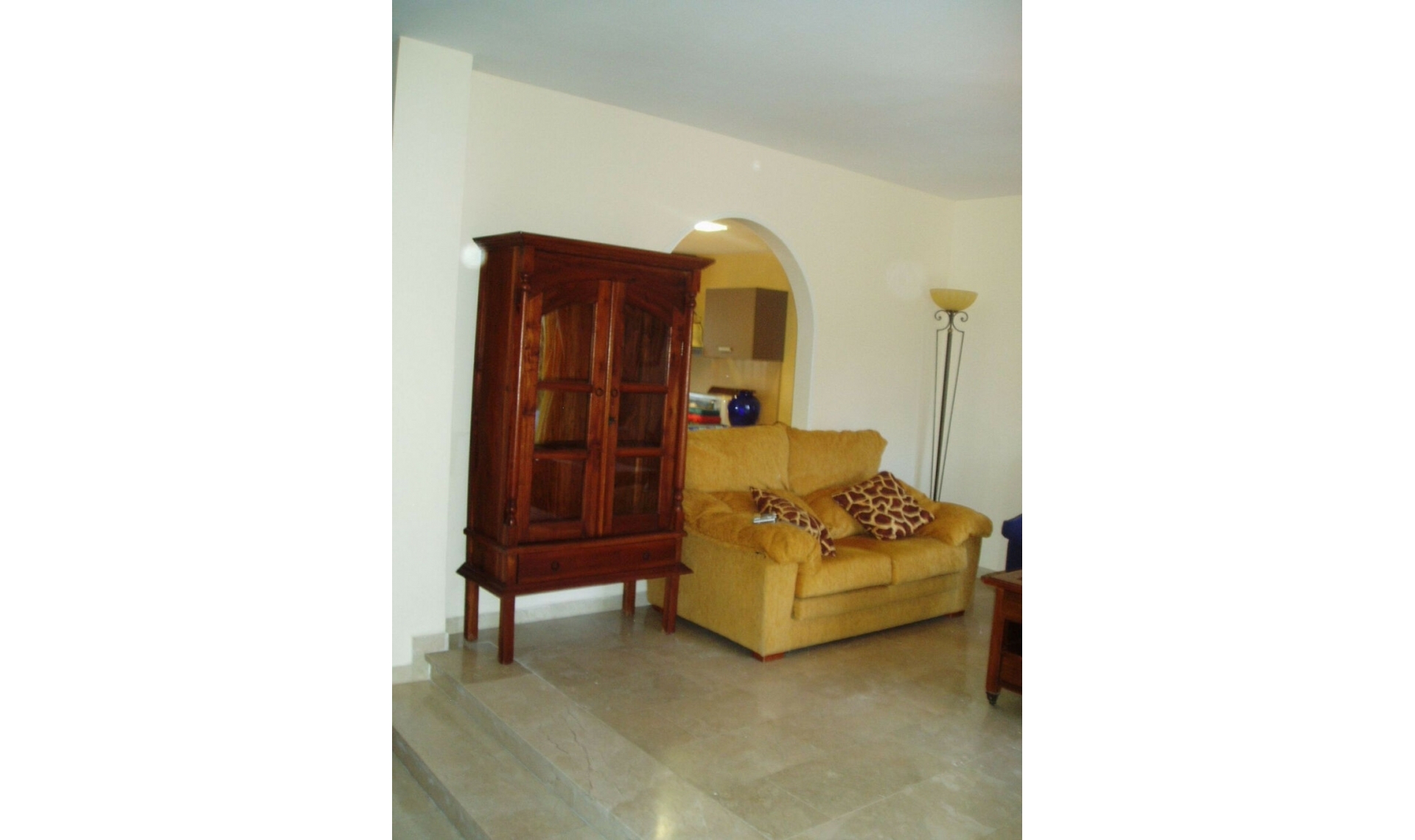 Resale - House -
Estepona