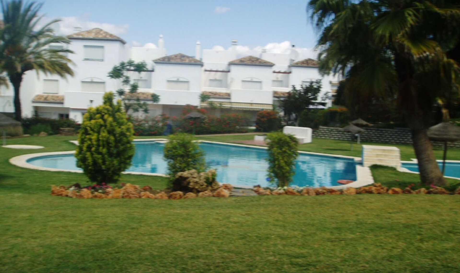 Resale - House -
Estepona