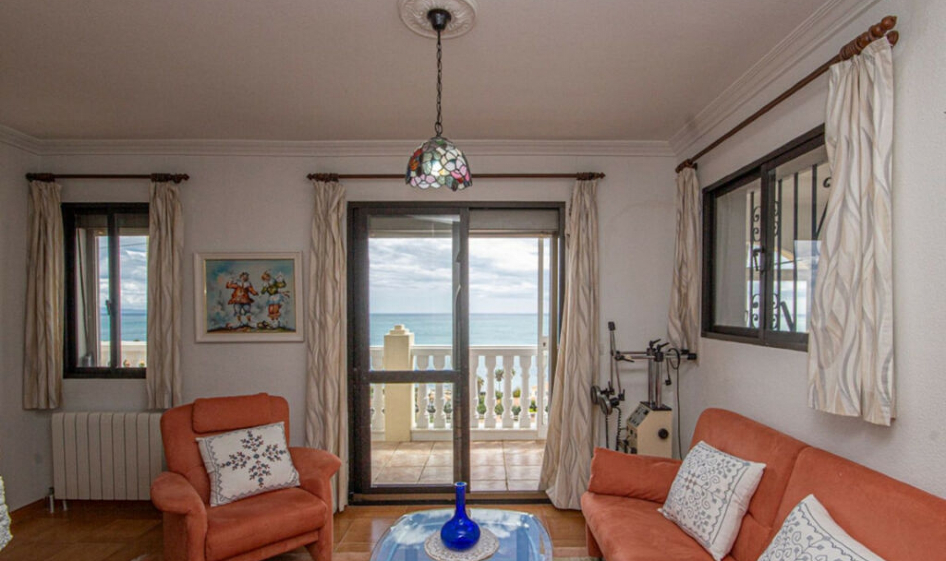 Resale - House -
Estepona