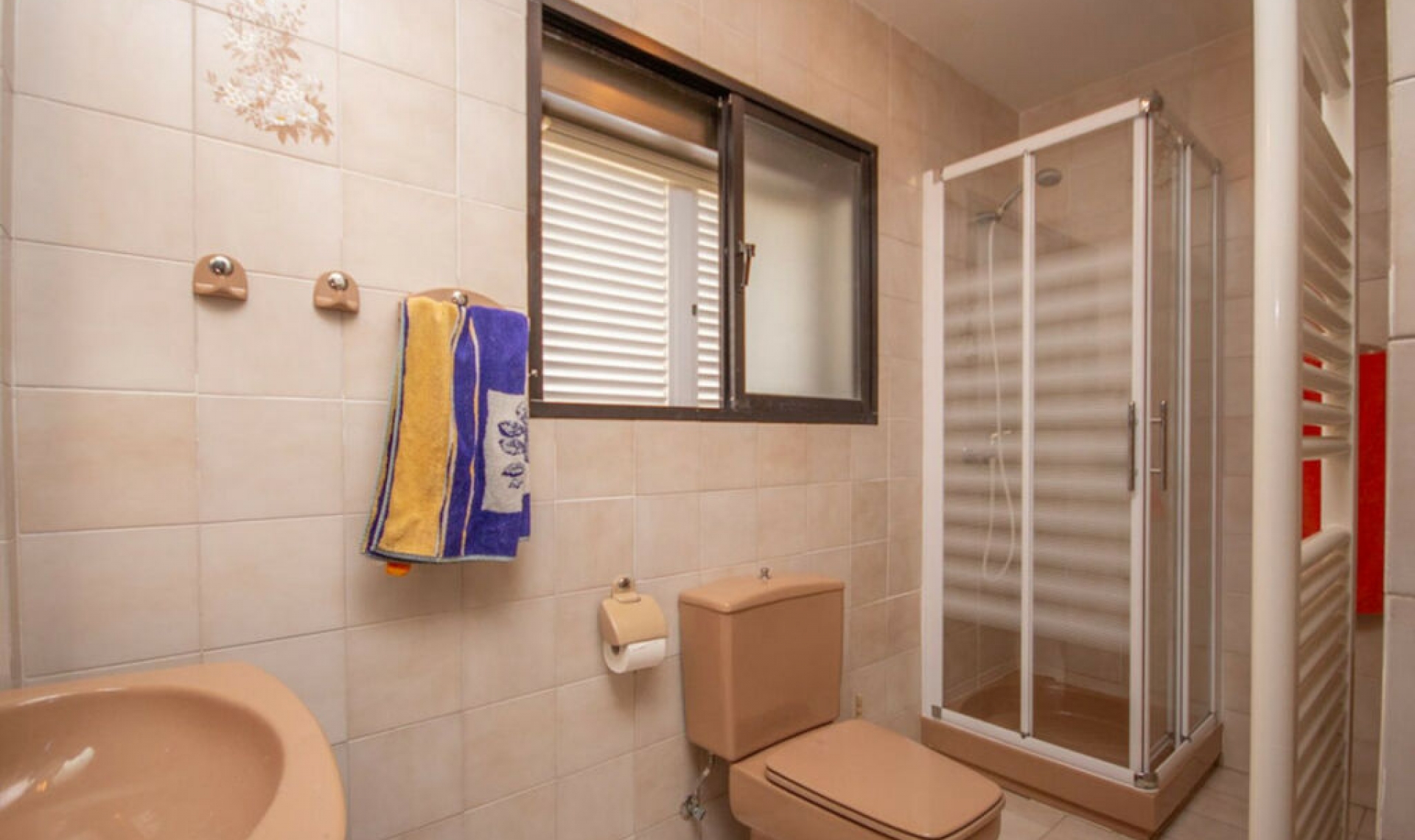 Resale - House -
Estepona