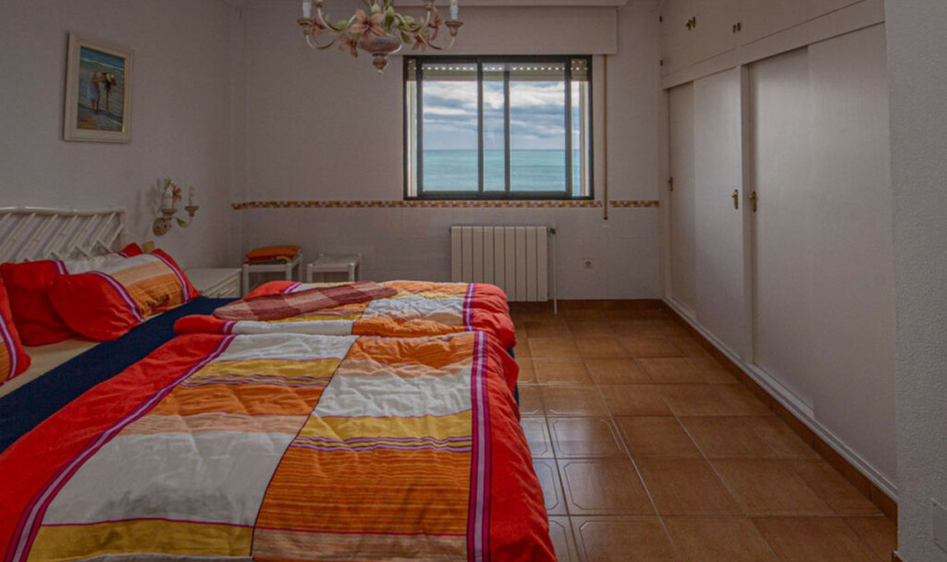 Resale - House -
Estepona