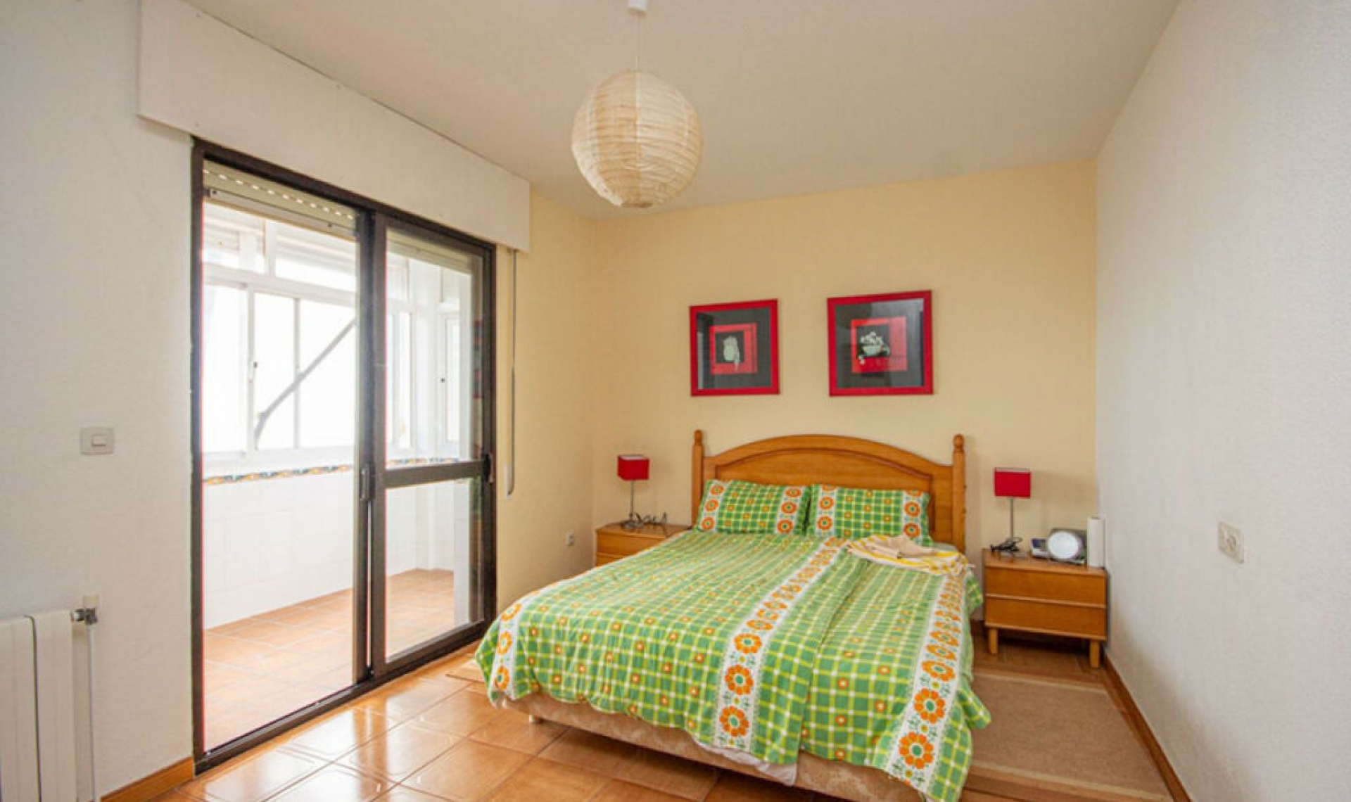 Resale - House -
Estepona