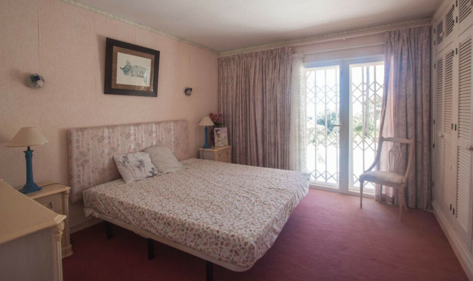 Resale - House -
Estepona