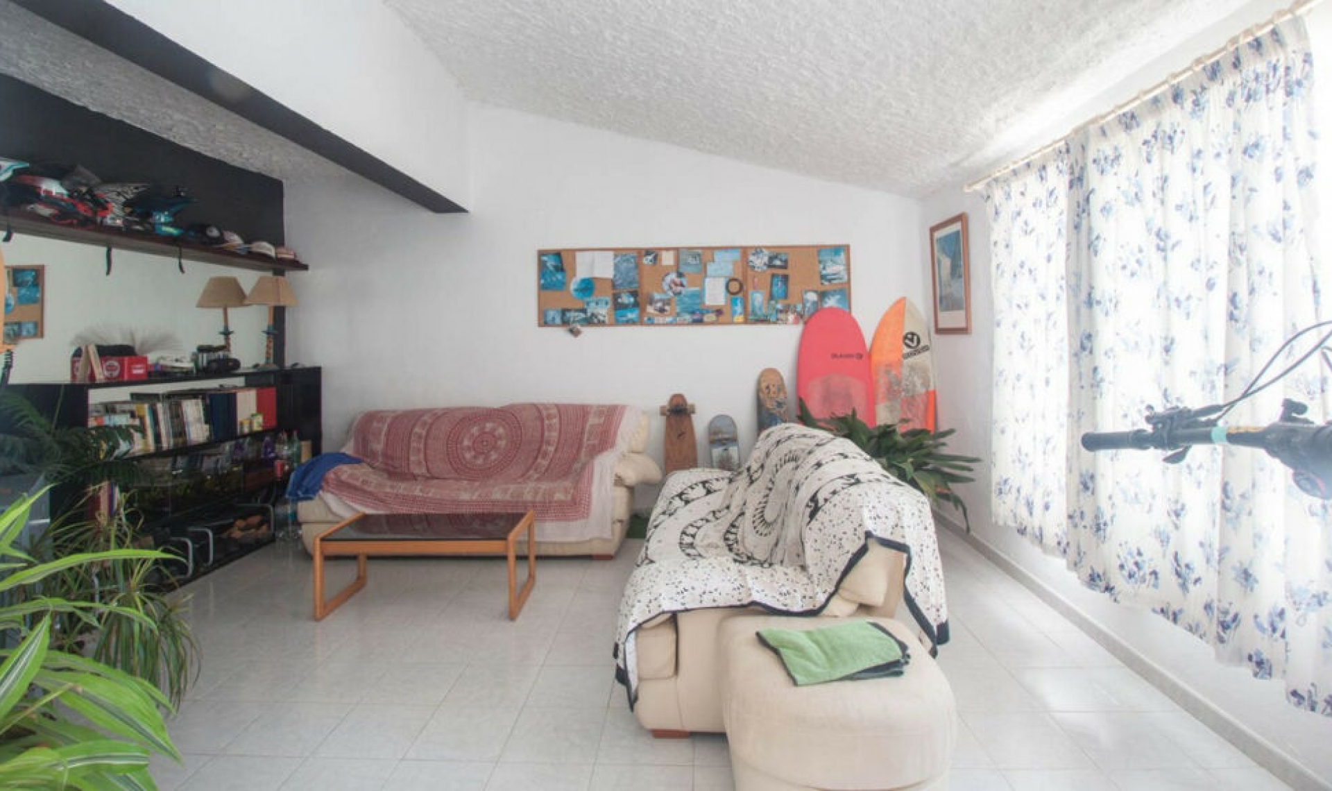 Resale - House -
Estepona