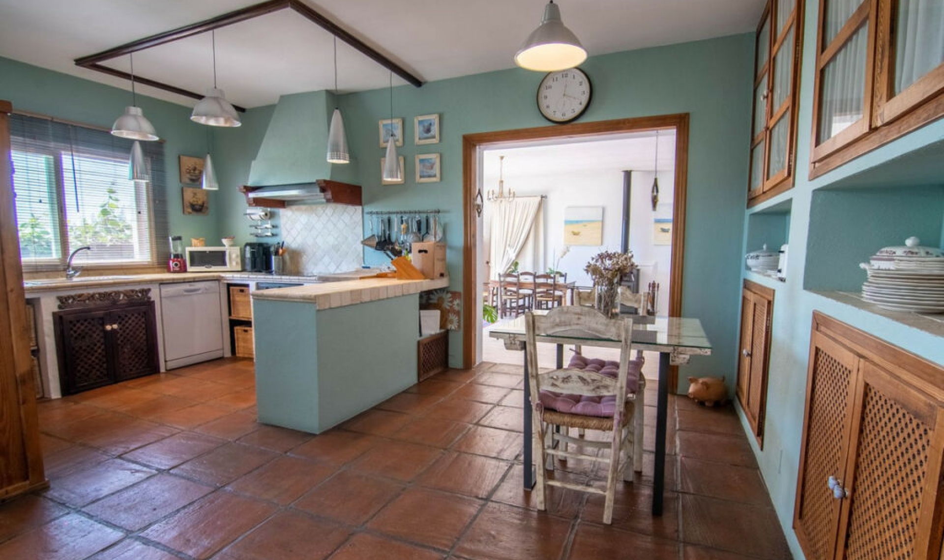 Resale - House -
Estepona