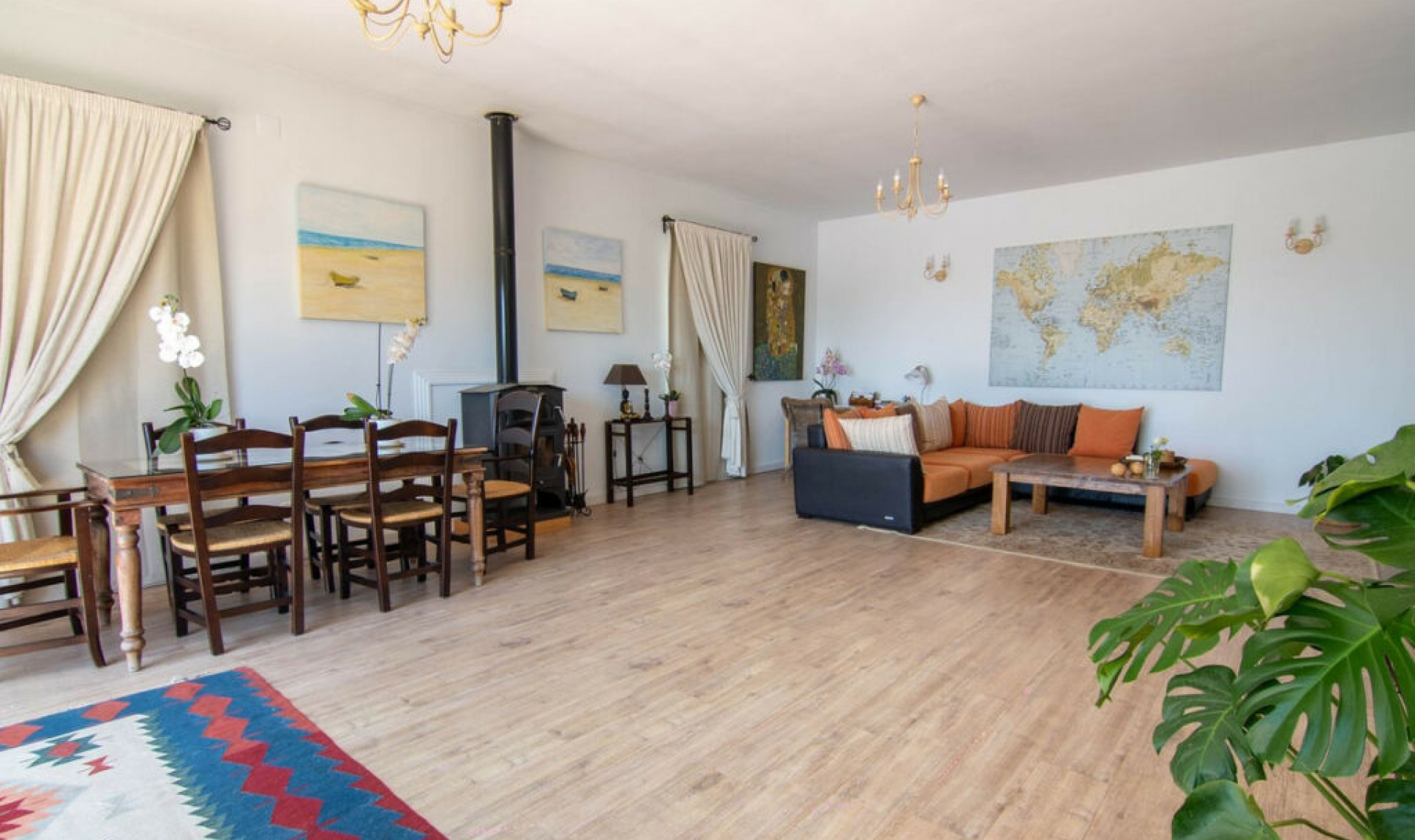 Resale - House -
Estepona