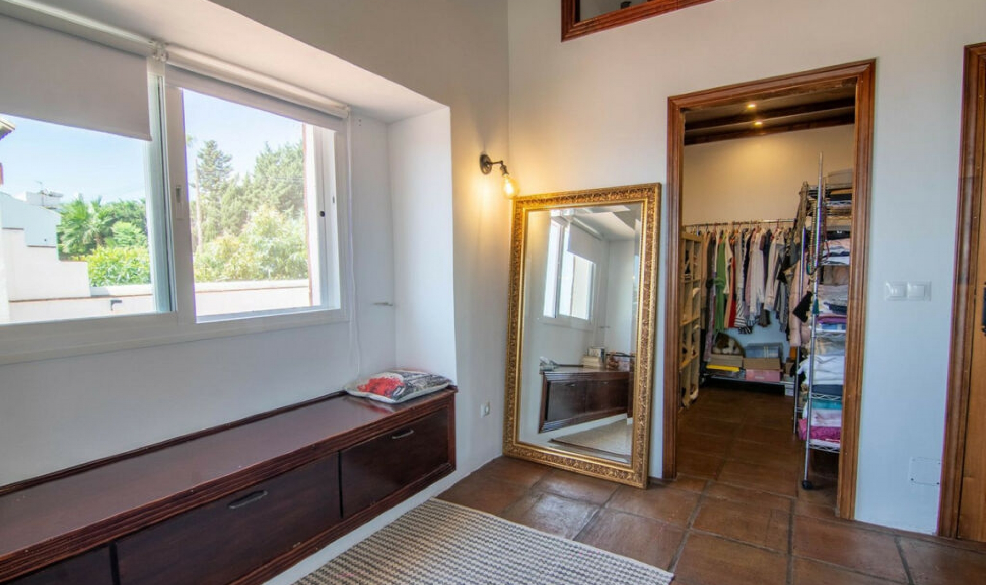 Resale - House -
Estepona