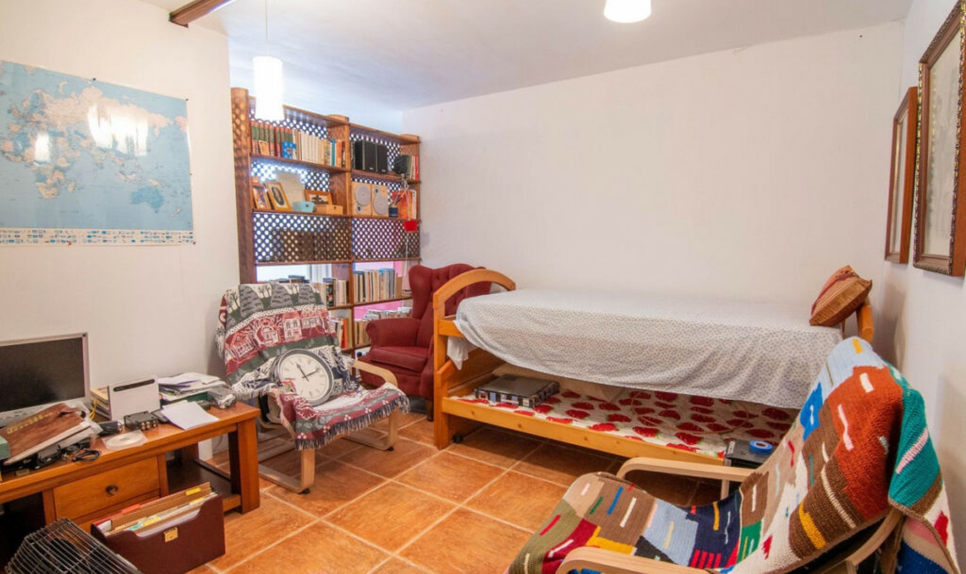 Resale - House -
Estepona