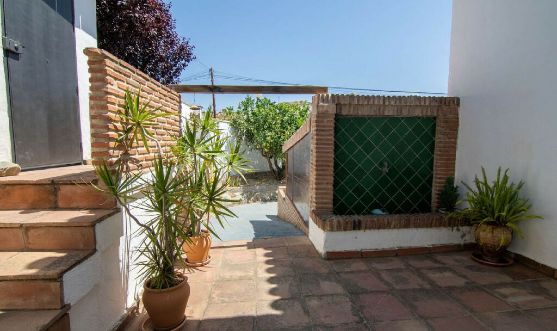 Resale - House -
Estepona