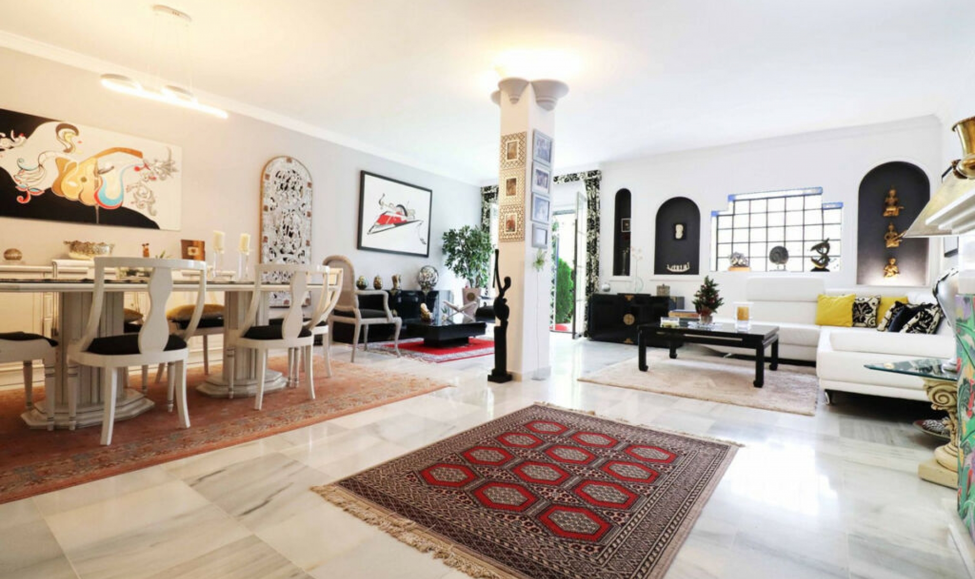Resale - House -
Estepona