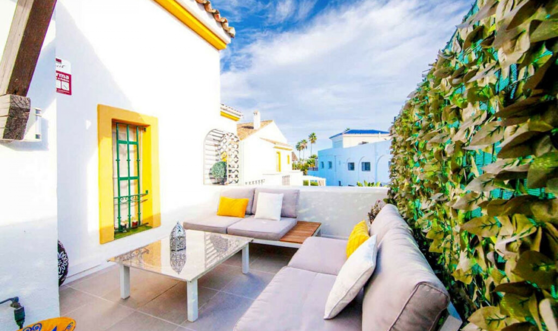 Resale - House -
Estepona