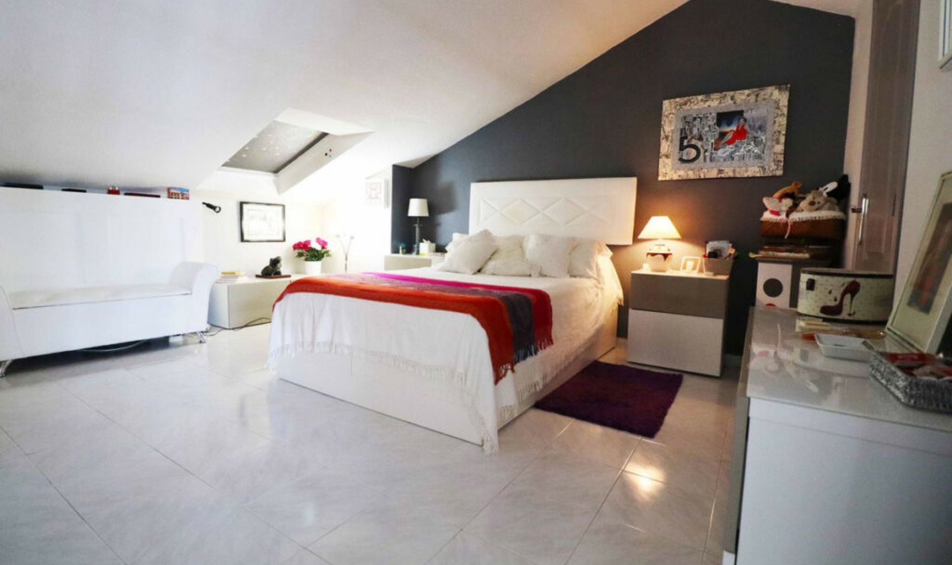 Resale - House -
Estepona