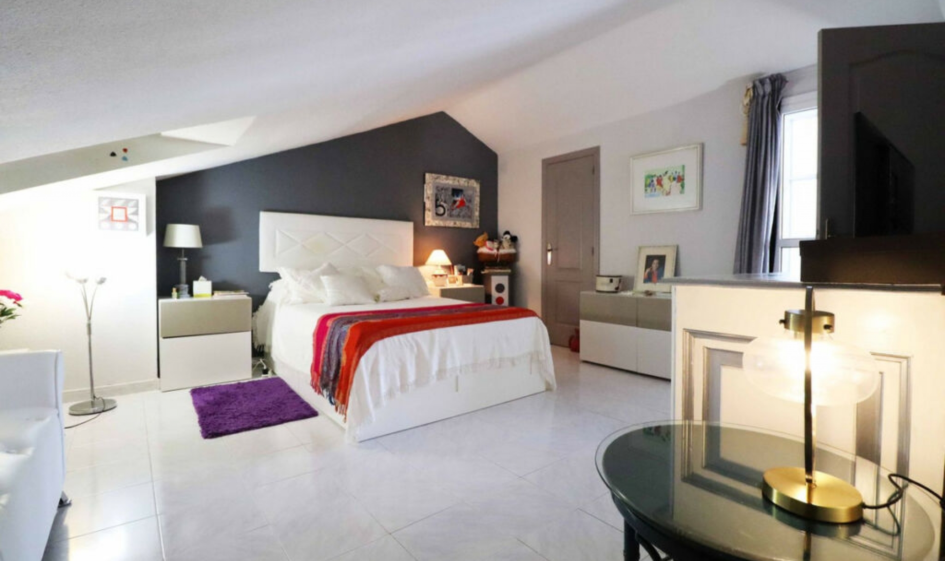 Resale - House -
Estepona