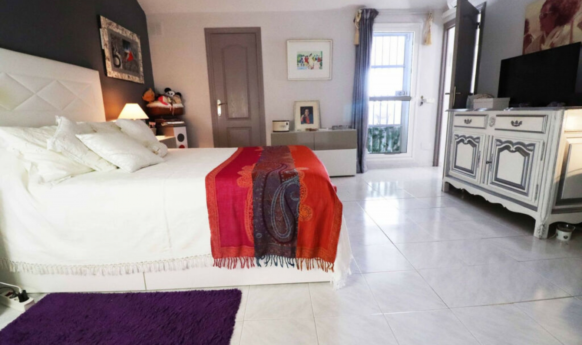 Resale - House -
Estepona