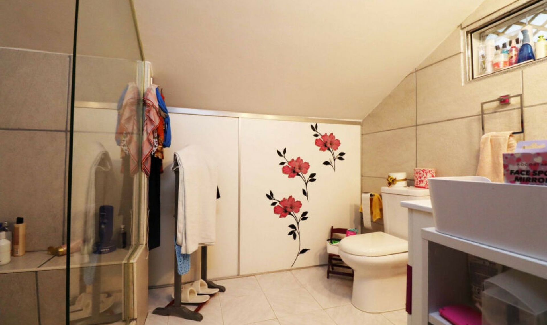 Resale - House -
Estepona