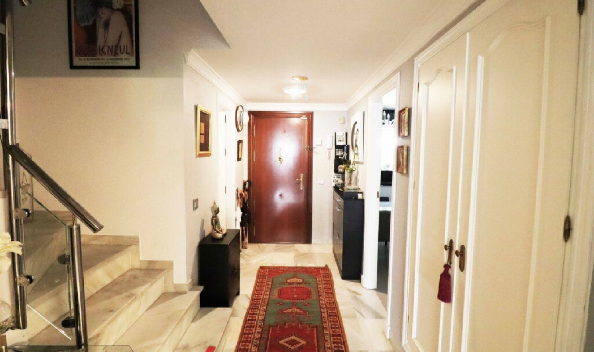 Resale - House -
Estepona