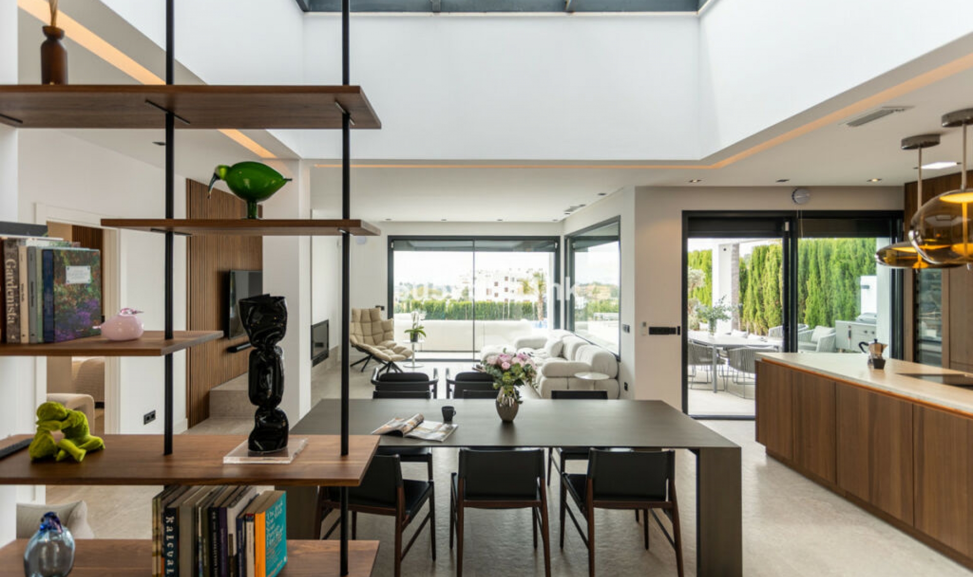 Resale - House -
Estepona