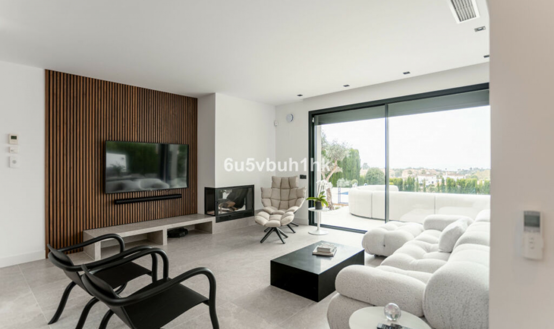 Resale - House -
Estepona