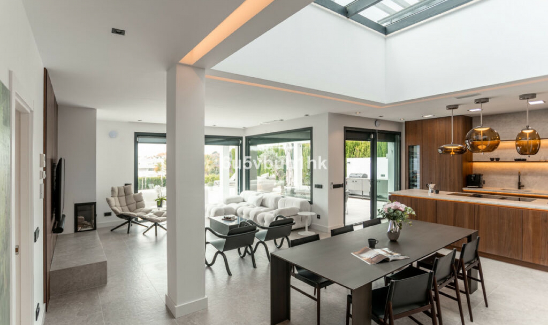 Resale - House -
Estepona