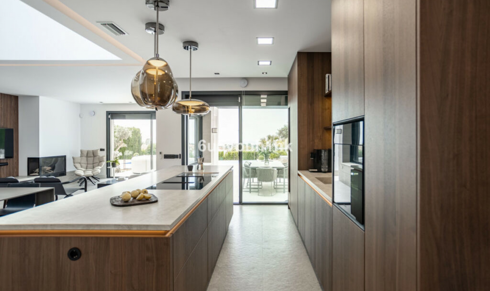 Resale - House -
Estepona