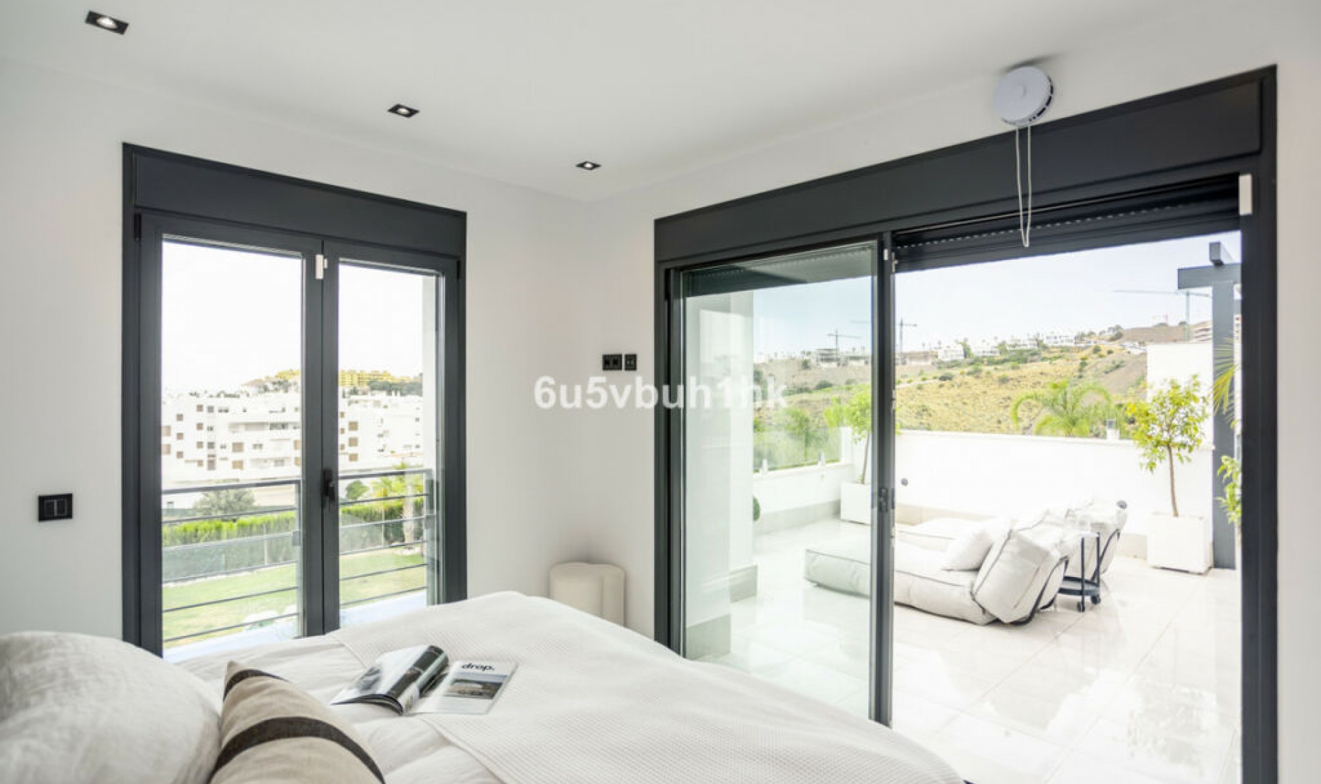 Resale - House -
Estepona