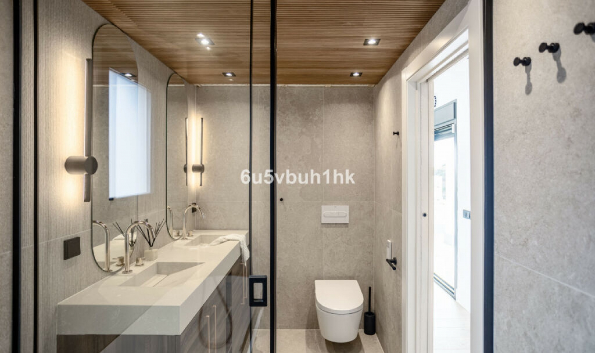 Resale - House -
Estepona