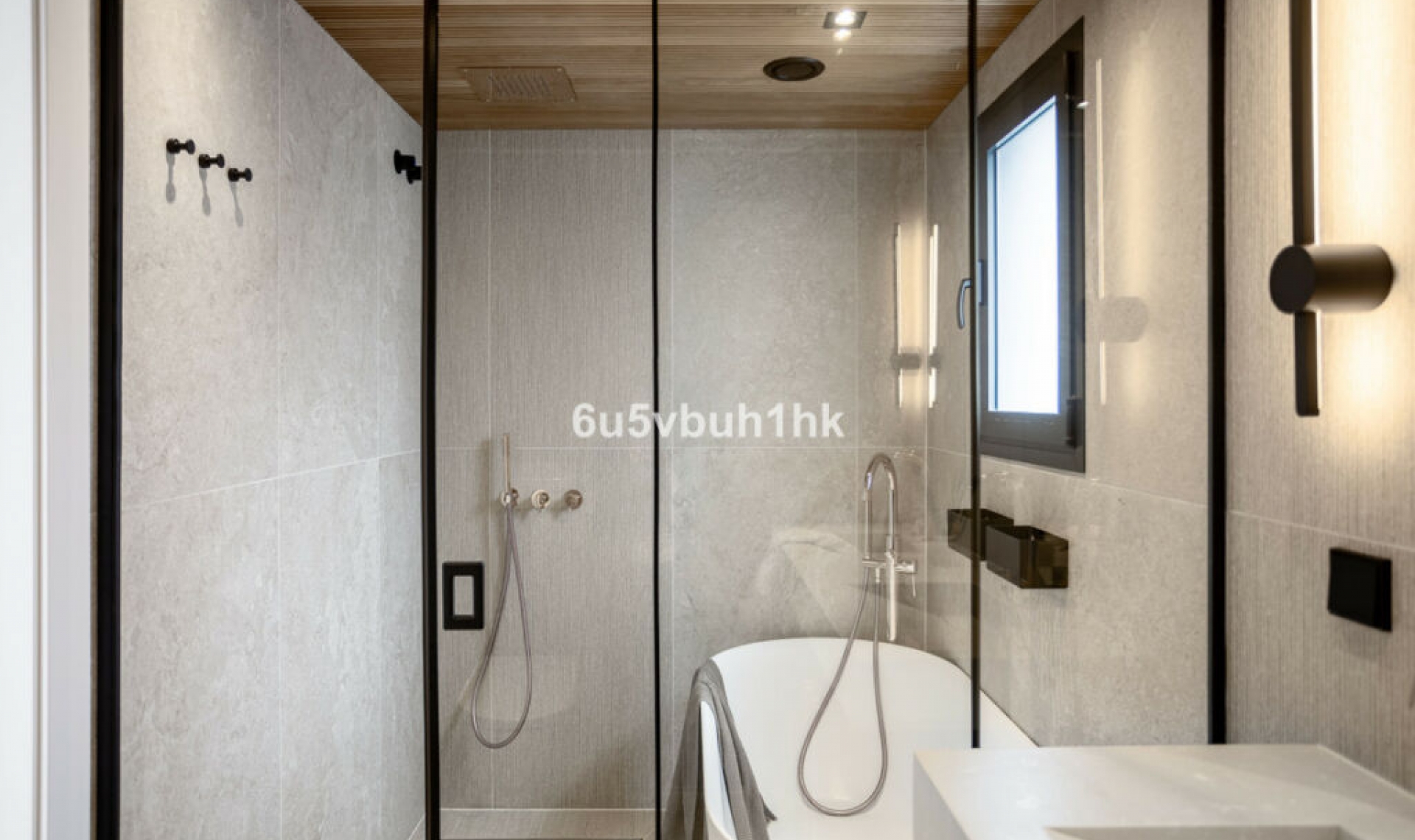 Resale - House -
Estepona