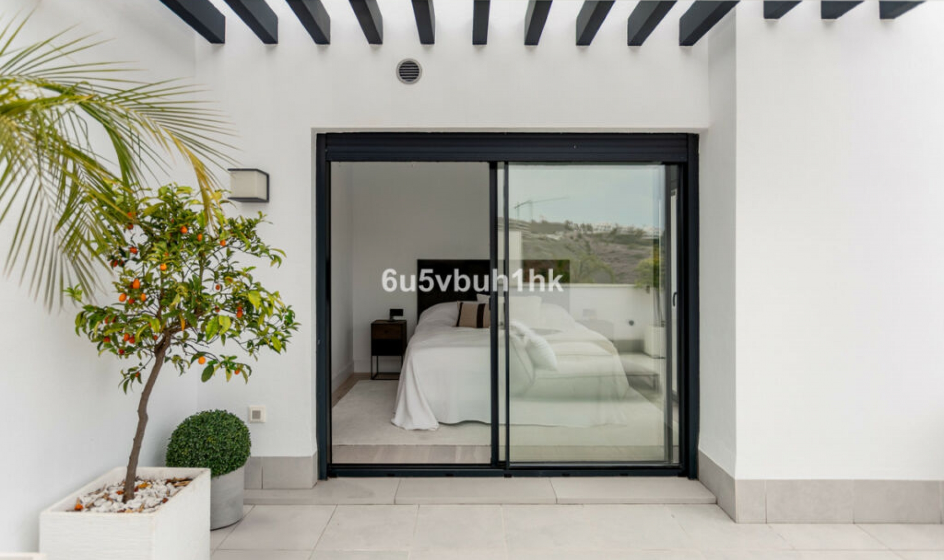 Resale - House -
Estepona