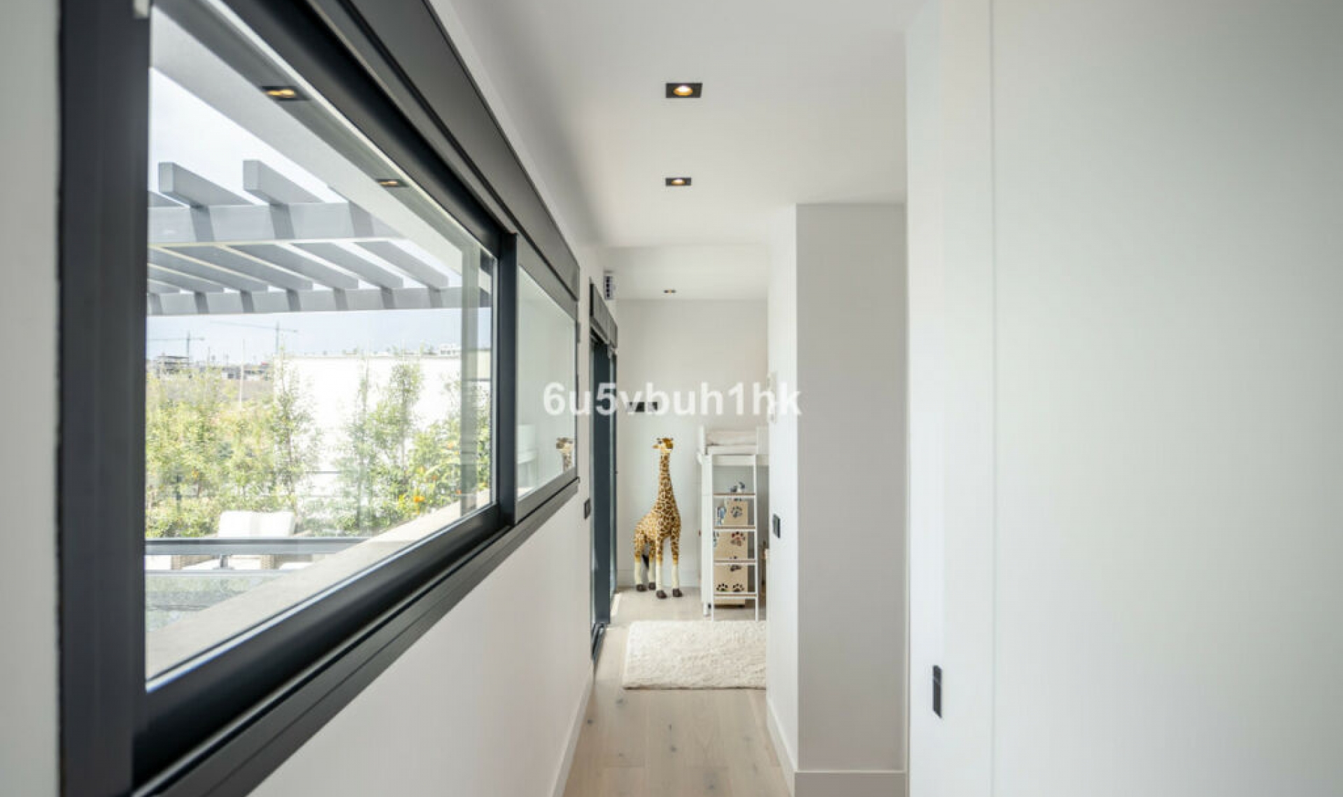Resale - House -
Estepona