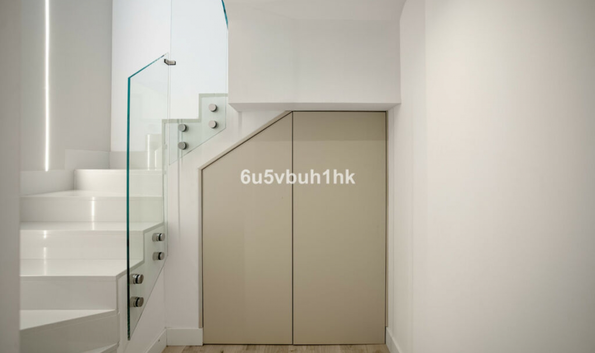 Resale - House -
Estepona