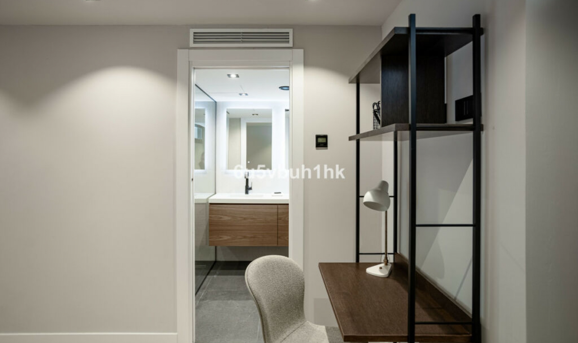 Resale - House -
Estepona