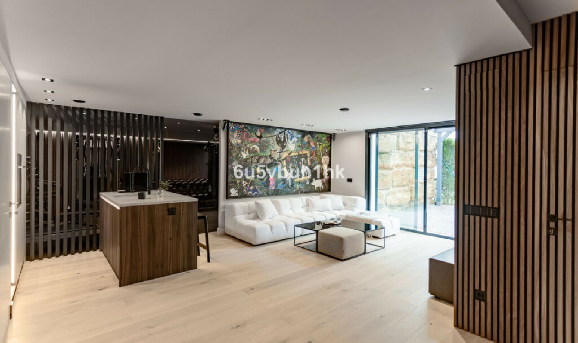 Resale - House -
Estepona