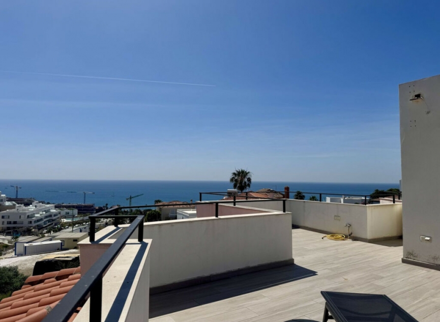 Resale - House -
Estepona