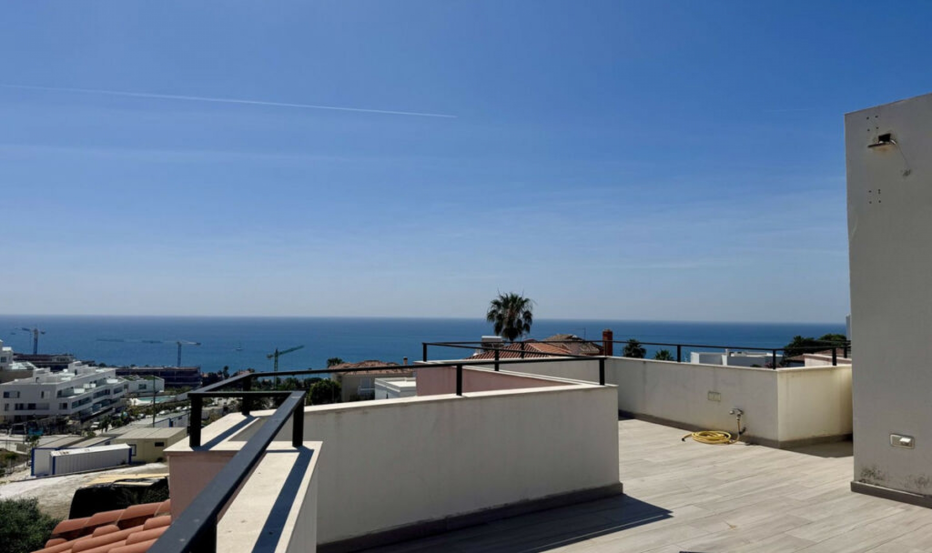 Resale - House -
Estepona